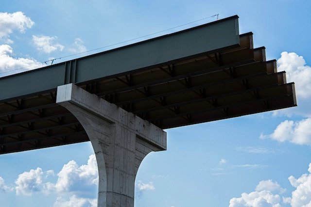 imagen de puente en construcción